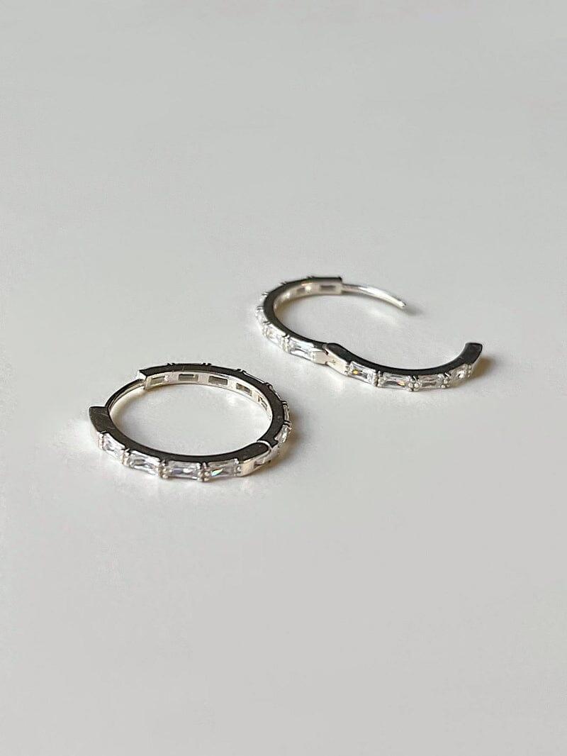 [925 Silver]スリム グラス キュービック リングピアス Earrings younglong-seoul 