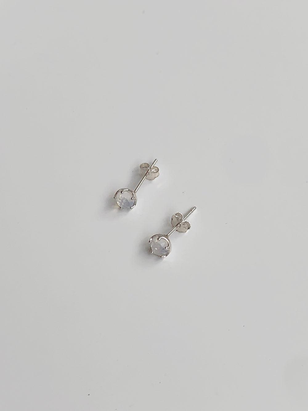 [925 Silver]ウェイン原石ピアス White Moonstone