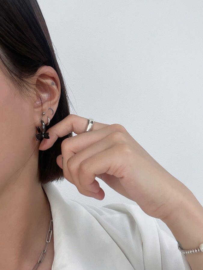 ブラック キュービック リボン リングピアス Earrings oh-kim 