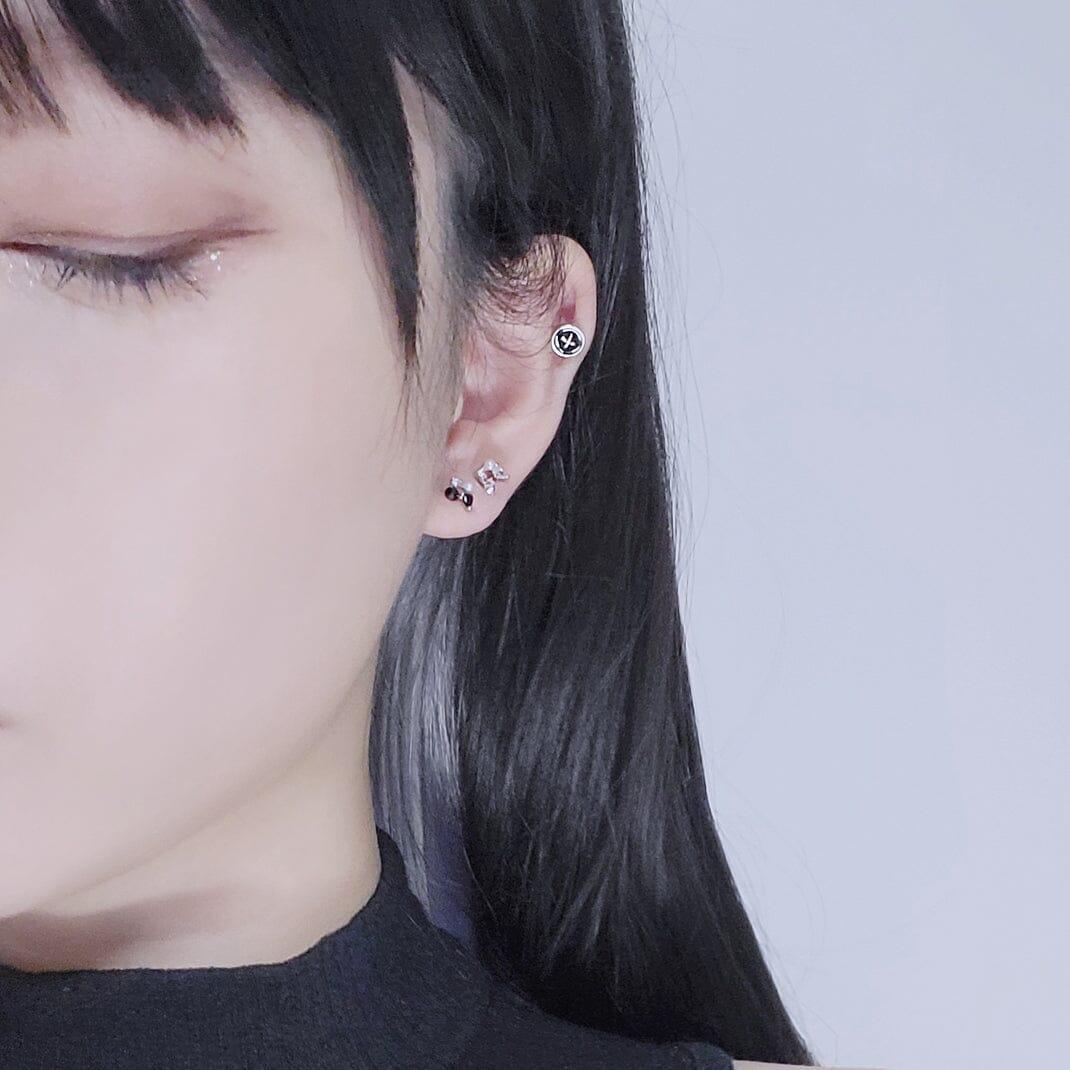 ブラック ラウンド サークル クロス ボタン ピアッシング Piercing from lizzy 