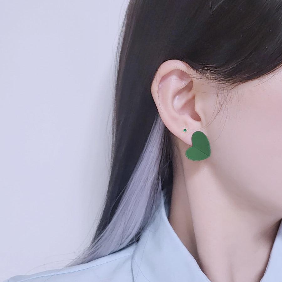 ブリジットカラーソリッド立体ハートピアス Earrings from lizzy 