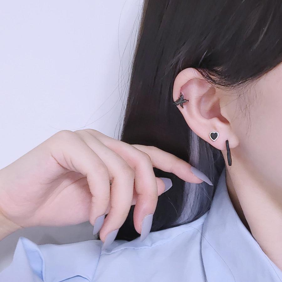 フラットマット·ハートピアス Earrings from lizzy 