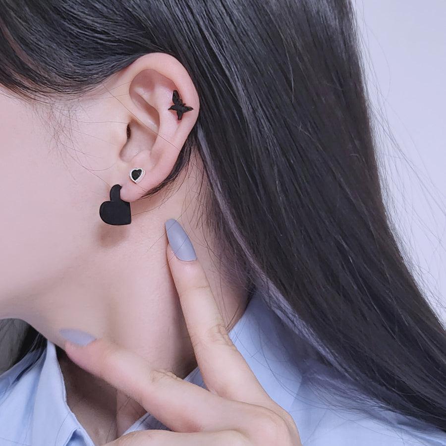 フラットマット·ハートピアス Earrings from lizzy 