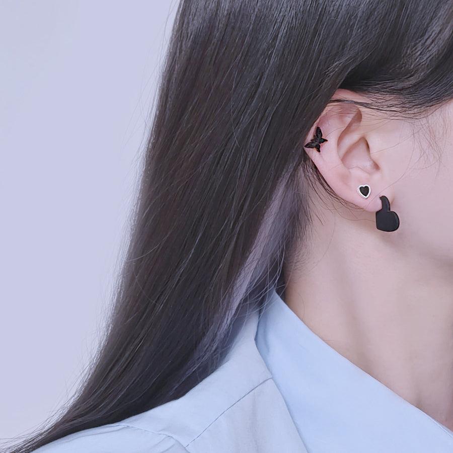 フラットマット·ハートピアス Earrings from lizzy 