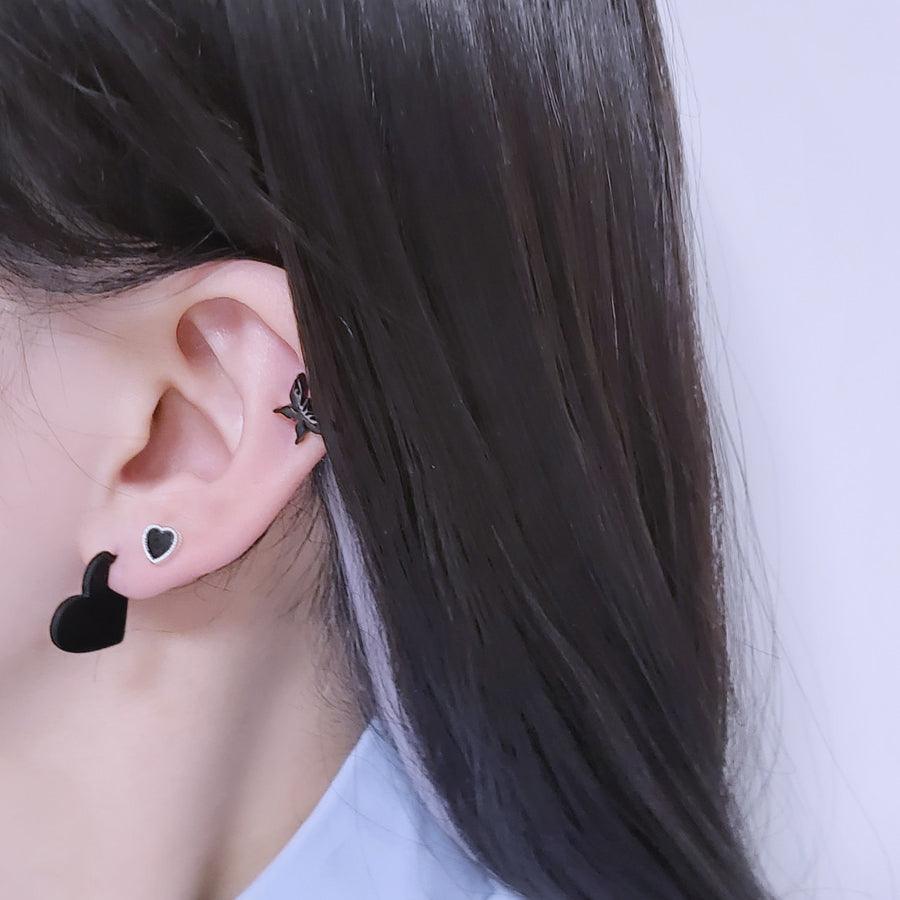 フラットマット·ハートピアス Earrings from lizzy 